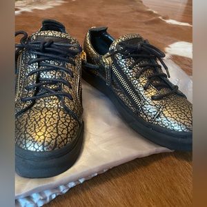 Woman’s Giuseppe Zanotti Sneakers Size 37